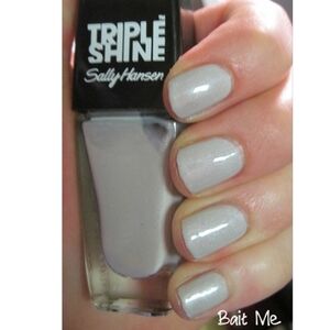 Sally hansen triple shine nail color bait me 110